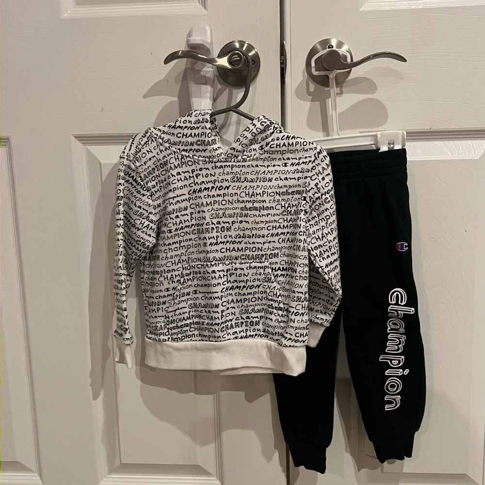 Boys 3T matching champion sweatshirt and pants